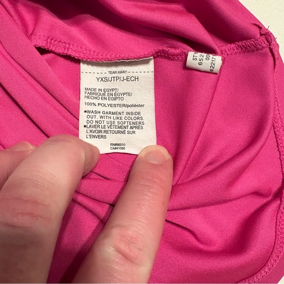 Under Armour clothing set Pink Athletic T-shirt and black and white shorts - Picture 6 of 12